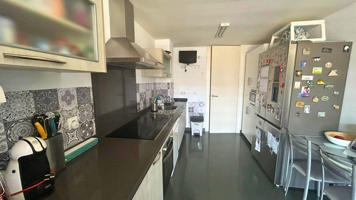 3 Bed, 2 Bath, ApartmentFor Sale, La Duquesa, Malaga