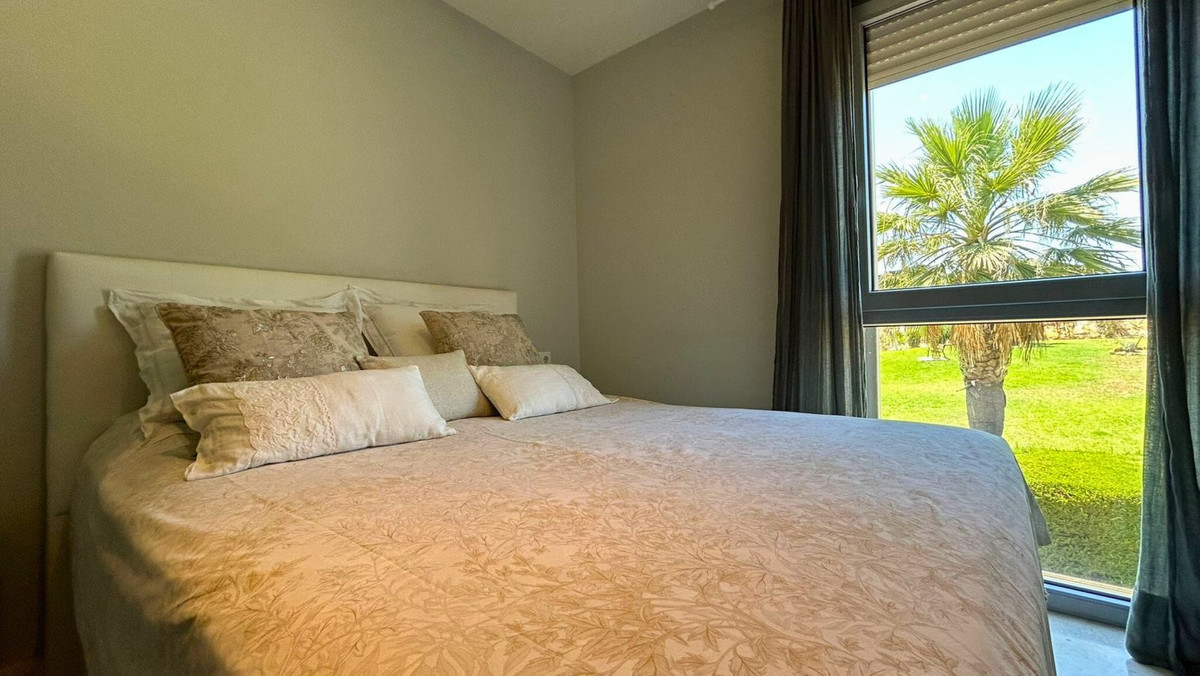 3 Bed, 2 Bath, ApartmentFor Sale, La Duquesa, Malaga