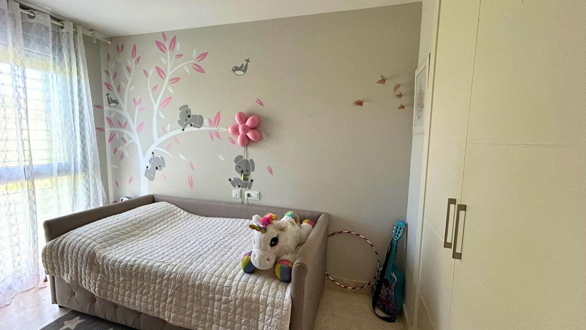 3 Bed, 2 Bath, ApartmentFor Sale, La Duquesa, Malaga