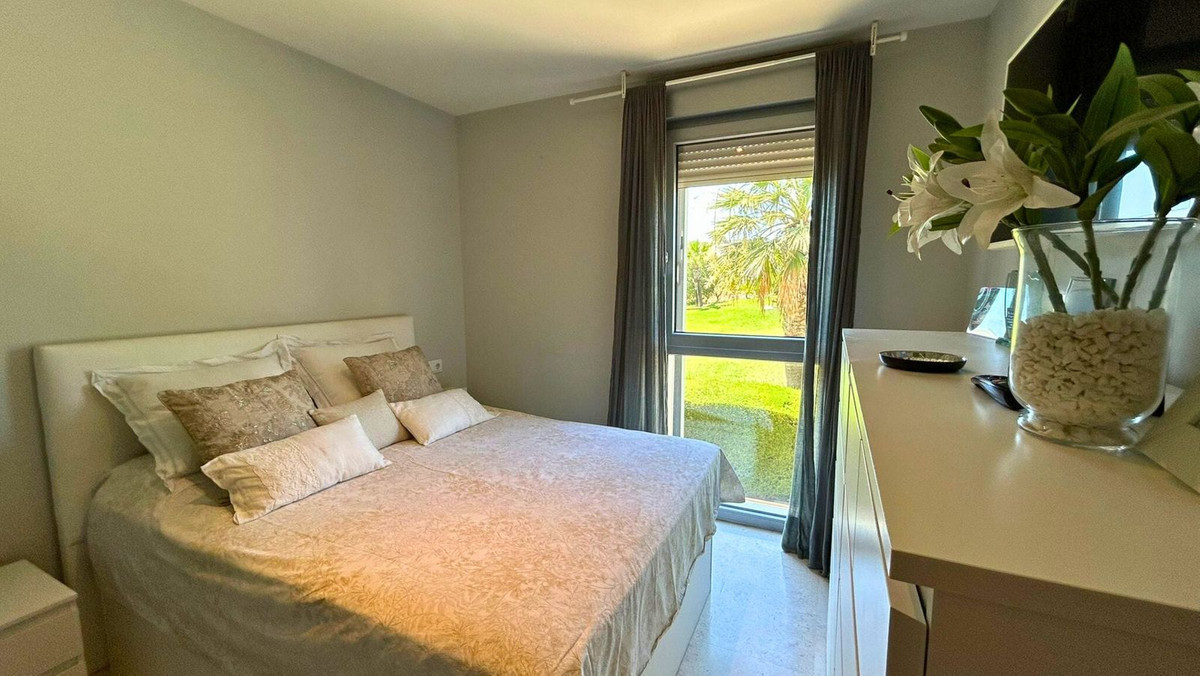 3 Bed, 2 Bath, ApartmentFor Sale, La Duquesa, Malaga