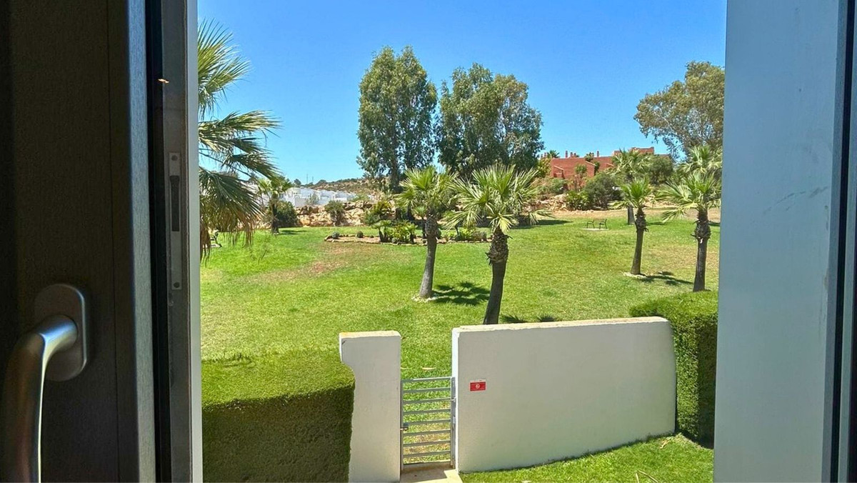 3 Bed, 2 Bath, ApartmentFor Sale, La Duquesa, Malaga
