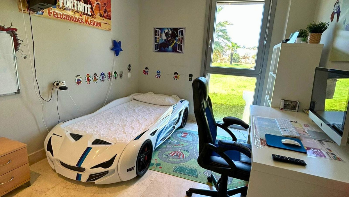 3 Bed, 2 Bath, ApartmentFor Sale, La Duquesa, Malaga