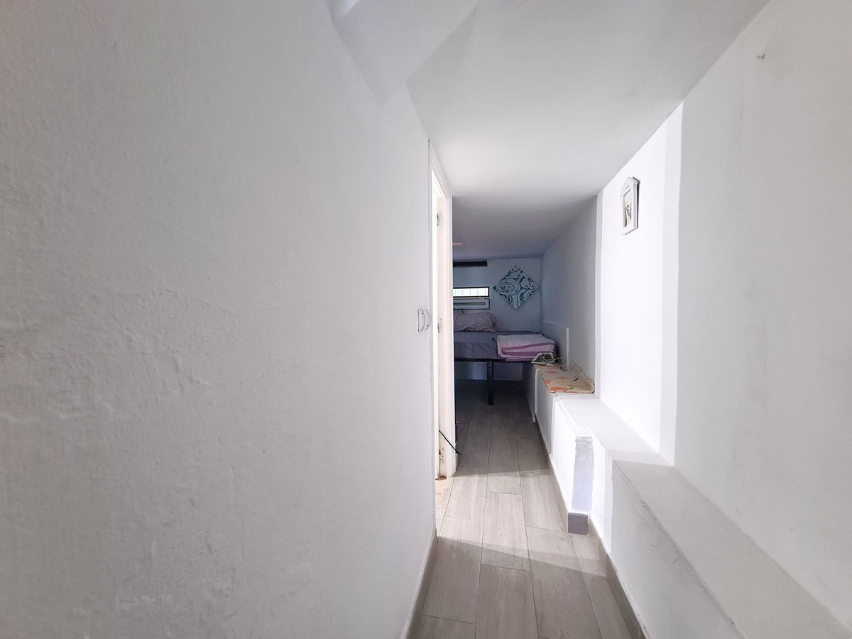 1 Bed, 1 Bath, ApartmentFor Sale, Estepona, Malaga