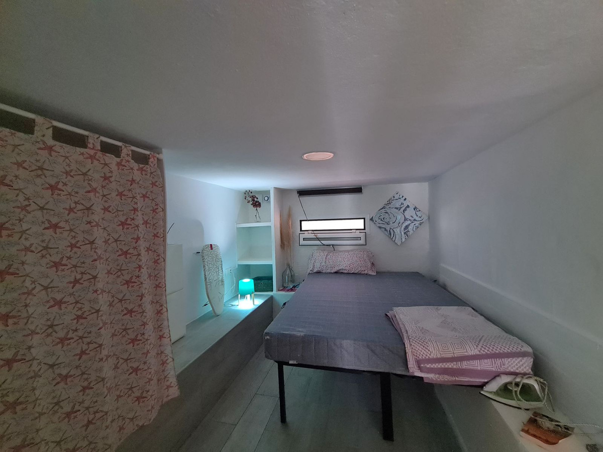 1 Bed, 1 Bath, ApartmentFor Sale, Estepona, Malaga