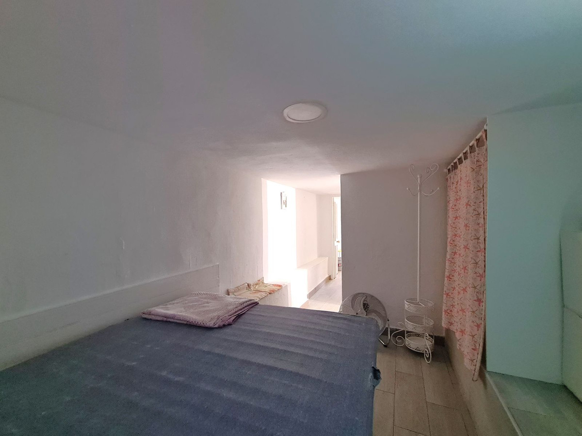 1 Bed, 1 Bath, ApartmentFor Sale, Estepona, Malaga