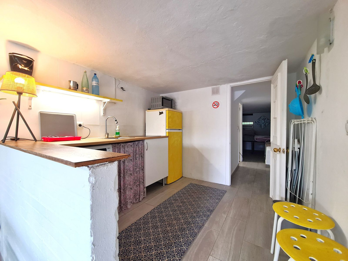 1 Bed, 1 Bath, ApartmentFor Sale, Estepona, Malaga