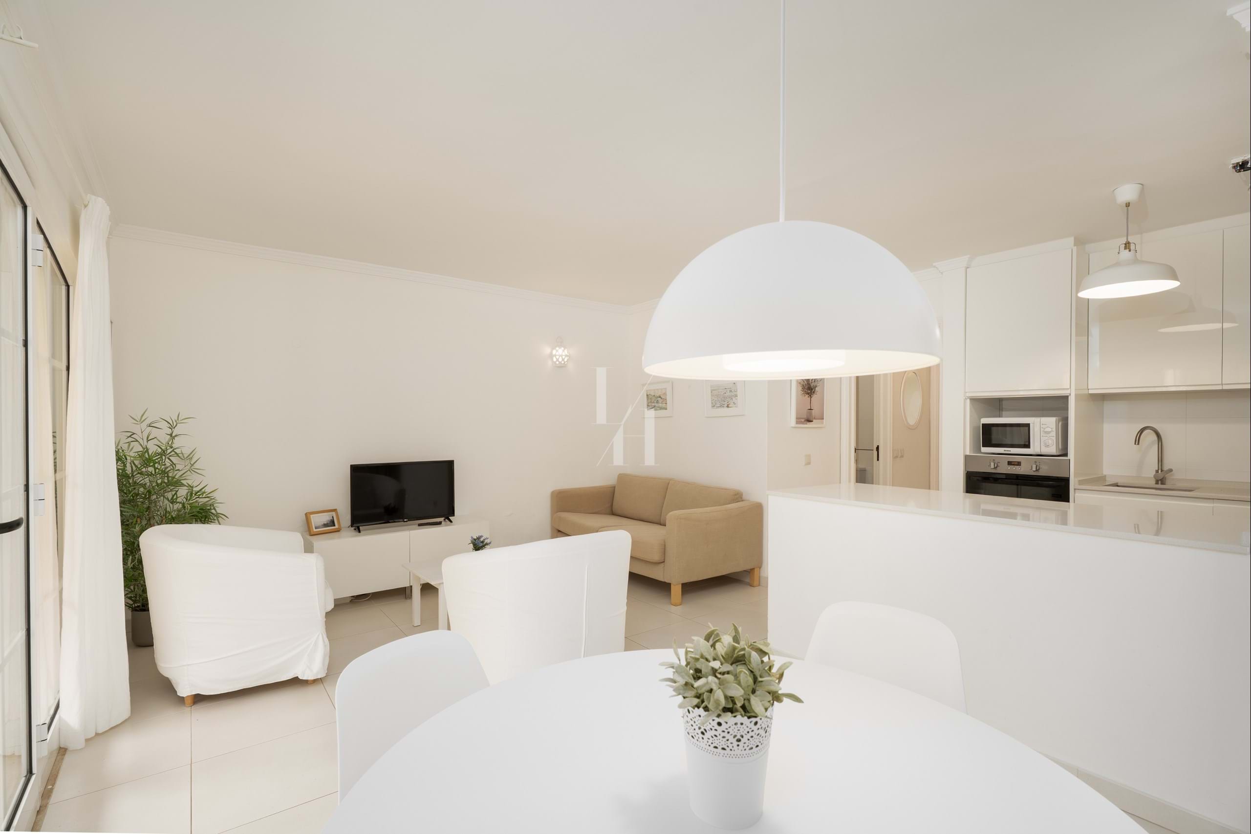 2 Bed, 1 Bath, ApartmentFor Sale, Loulé, Faro, 8125-429