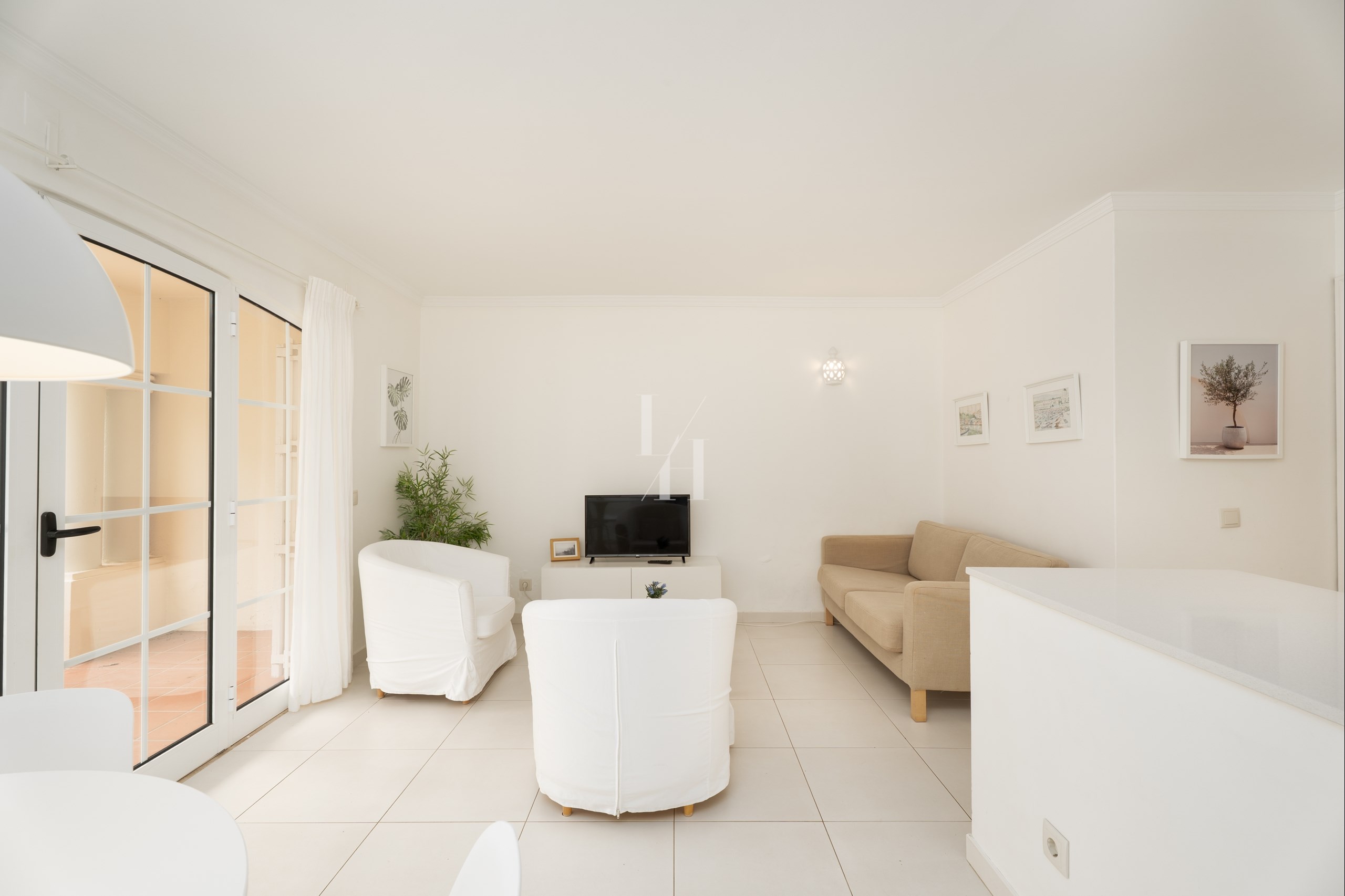 2 Bed, 1 Bath, ApartmentFor Sale, Loulé, Faro, 8125-429