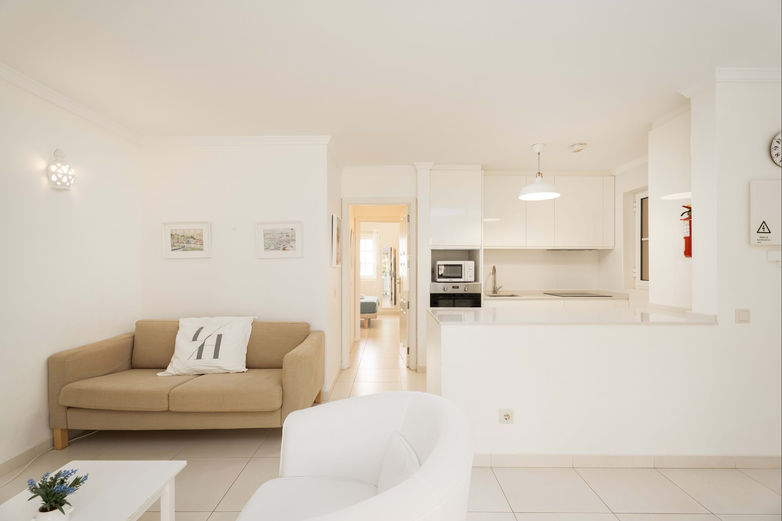 2 Bed, 1 Bath, ApartmentFor Sale, Loulé, Faro, 8125-429