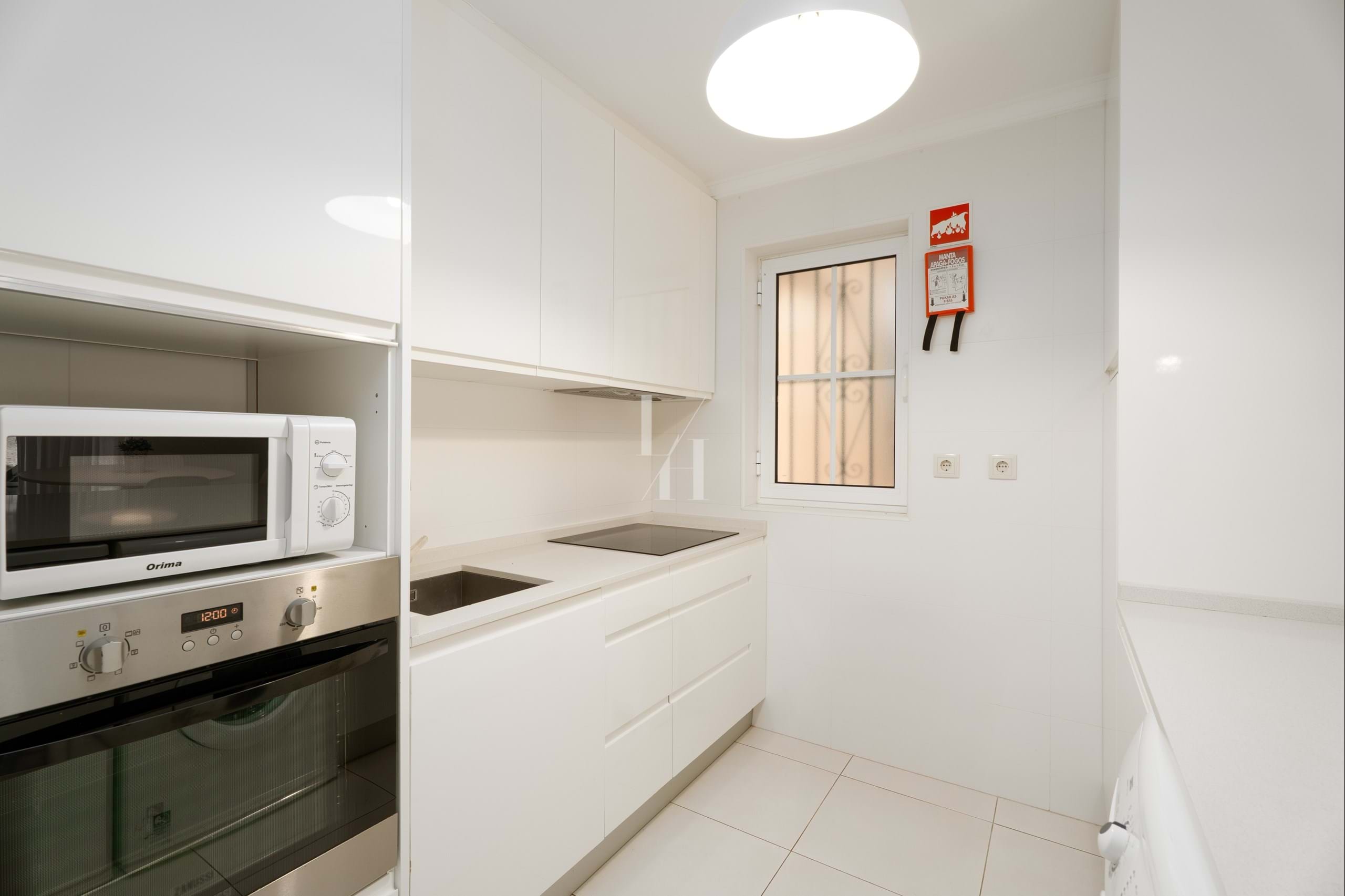 2 Bed, 1 Bath, ApartmentFor Sale, Loulé, Faro, 8125-429