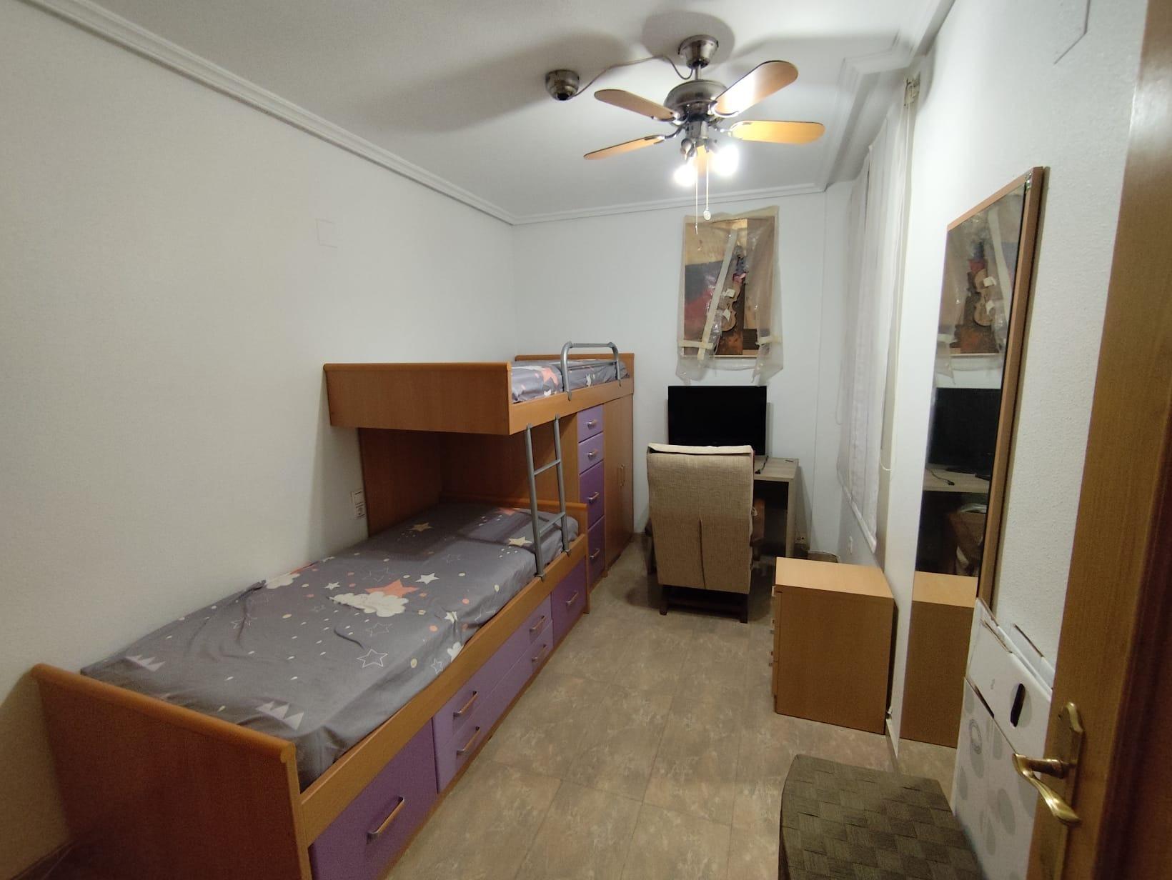 4 Bed, 2 Bath, ApartmentFor Sale, Torrevieja, Alicante