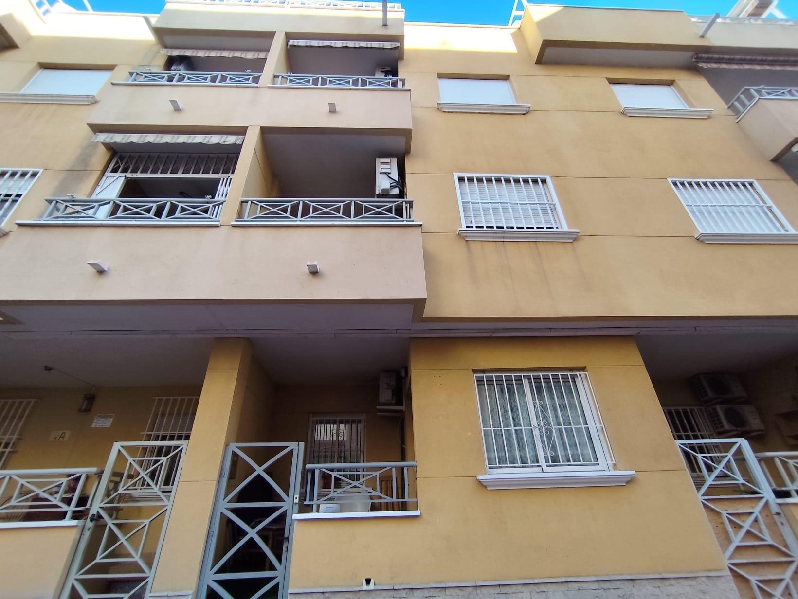 4 Bed, 2 Bath, ApartmentFor Sale, Torrevieja, Alicante