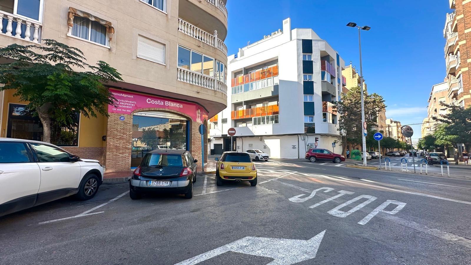 2 Bed, 1 Bath, ApartmentFor Sale, Torrevieja, Alicante