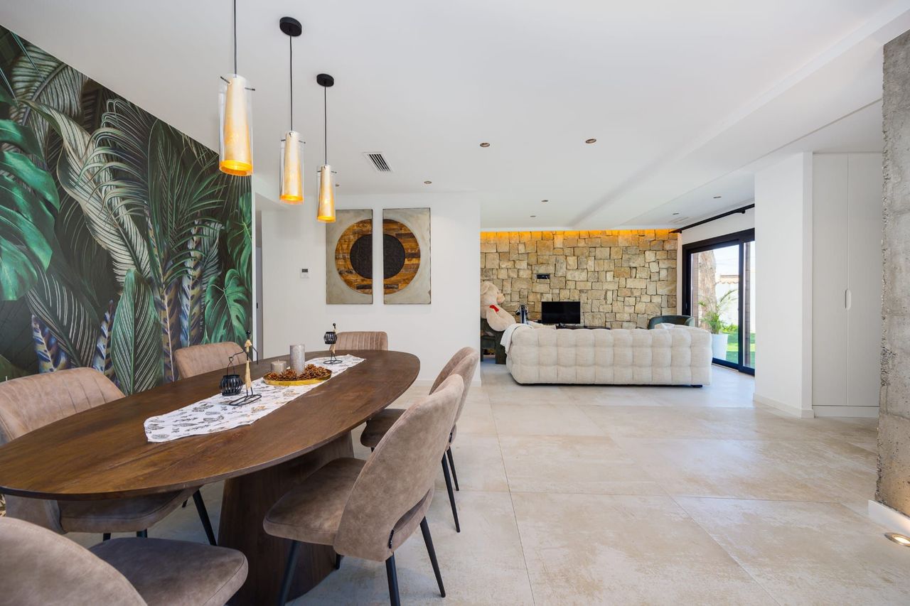 5 Bed, 4 Bath, HouseFor Sale, Torrevieja, Alicante