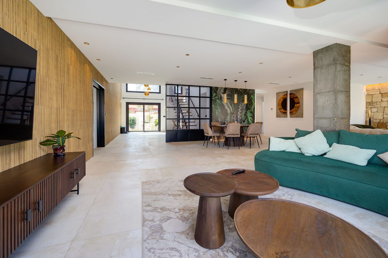 5 Bed, 4 Bath, HouseFor Sale, Torrevieja, Alicante