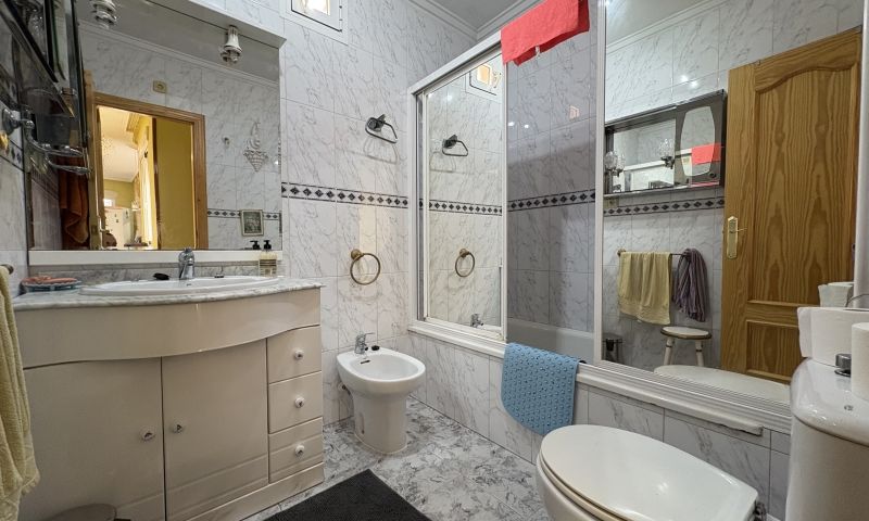 3 Bed, 1 Bath, ApartmentFor Sale, Torrevieja, Alicante