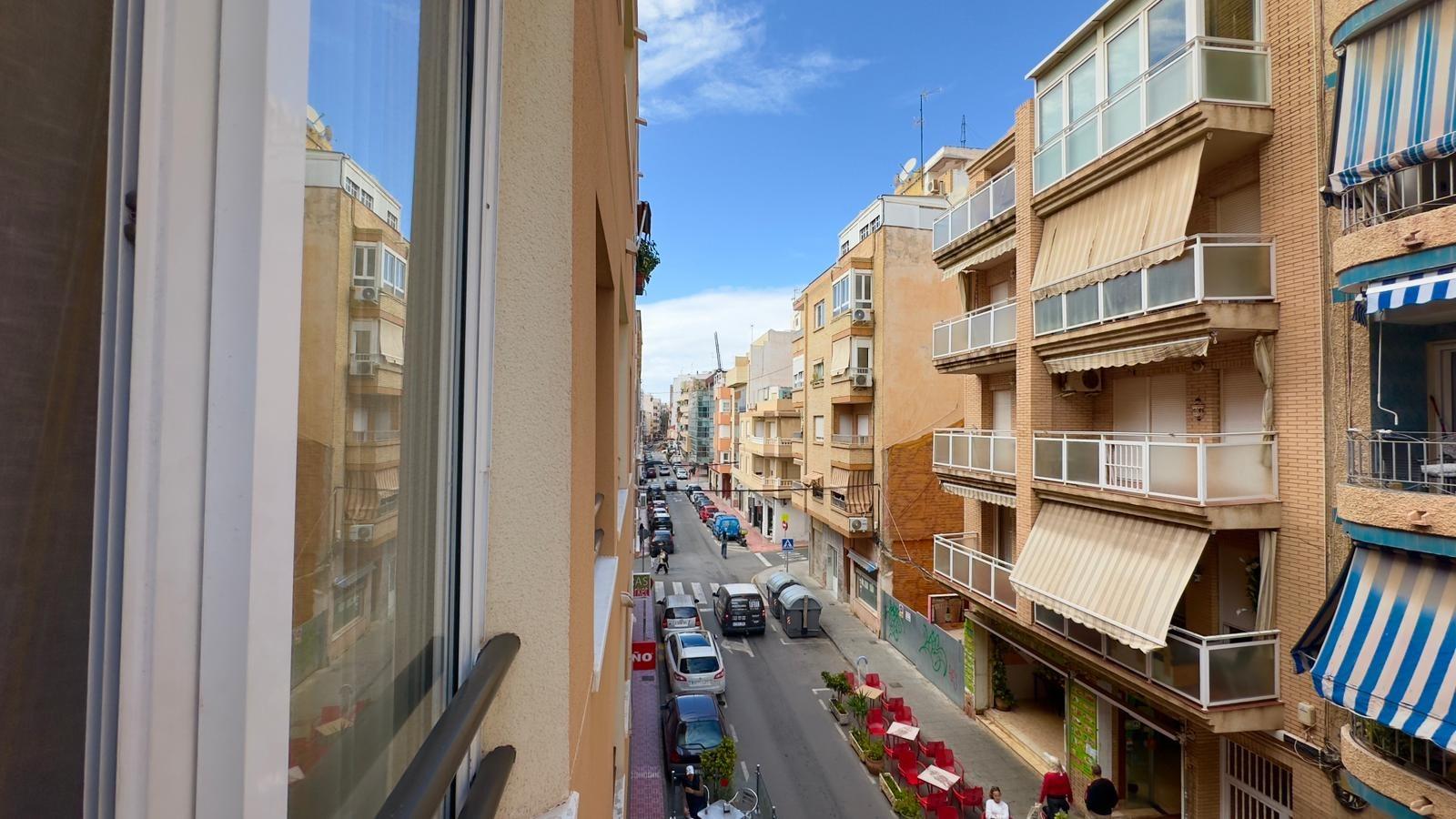 2 Bed, 1 Bath, ApartmentFor Sale, Torrevieja, Alicante