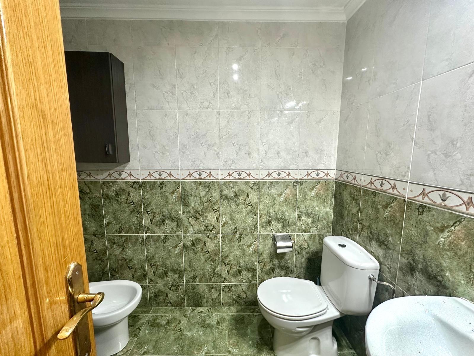 4 Bed, 2 Bath, ApartmentFor Sale, Torrevieja, Alicante