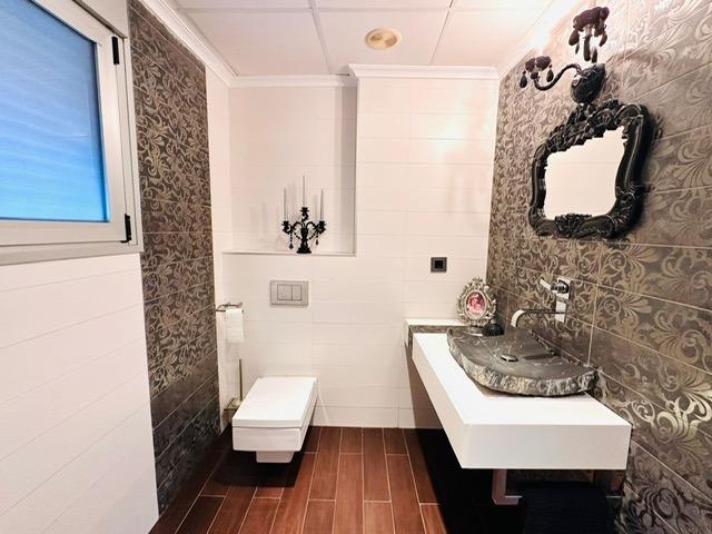 3 Bed, 2 Bath, ApartmentFor Sale, Torrevieja, Alicante