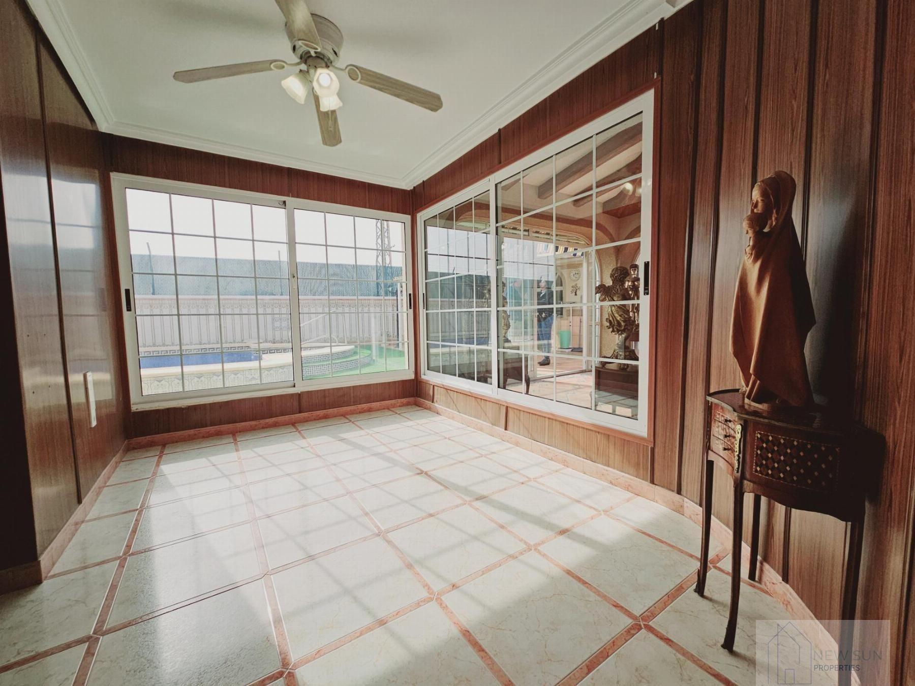 5 Bed, 4 Bath, HouseFor Sale, Torrevieja, Alicante