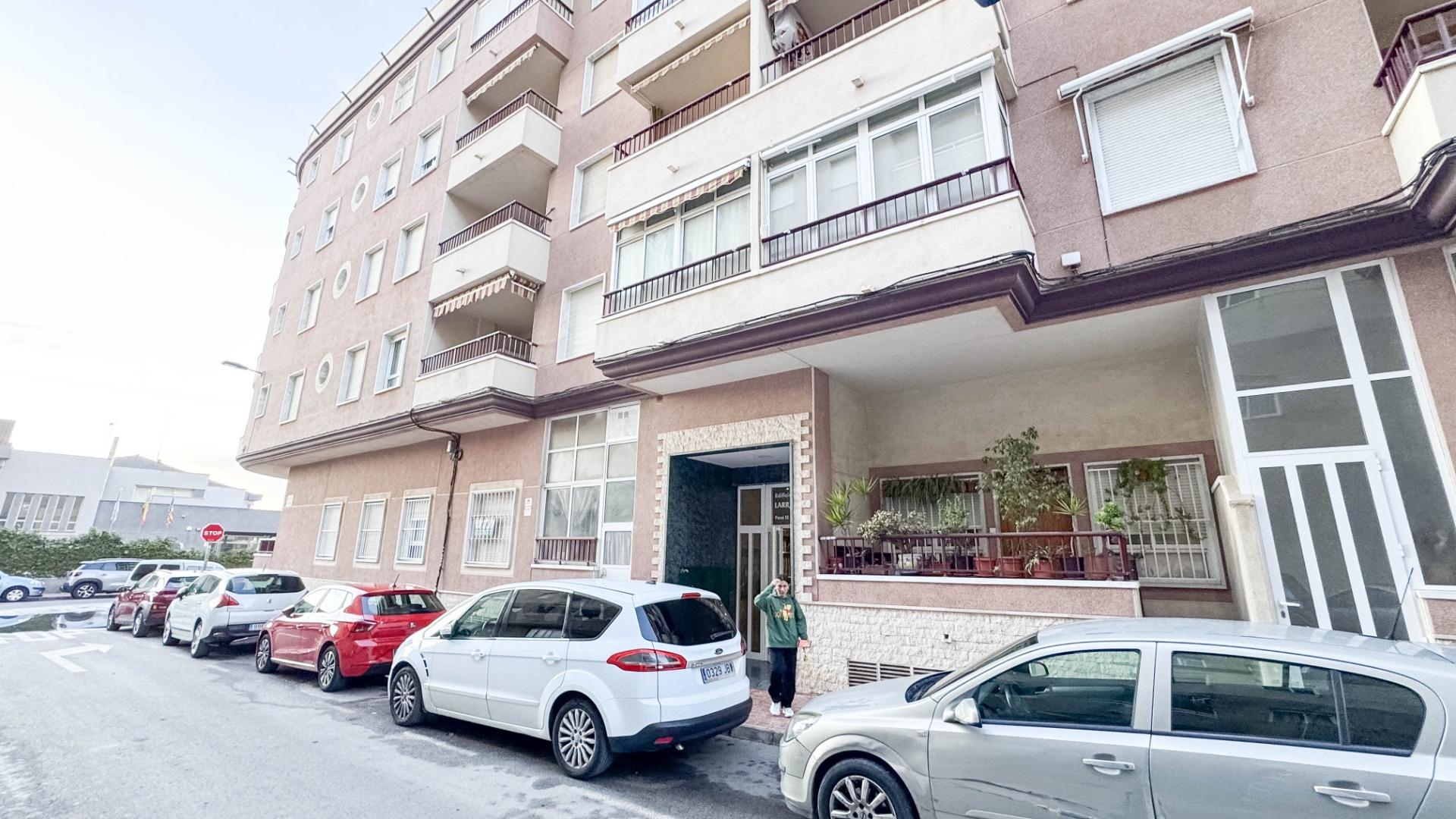 3 Bed, 2 Bath, ApartmentFor Sale, Torrevieja, Alicante