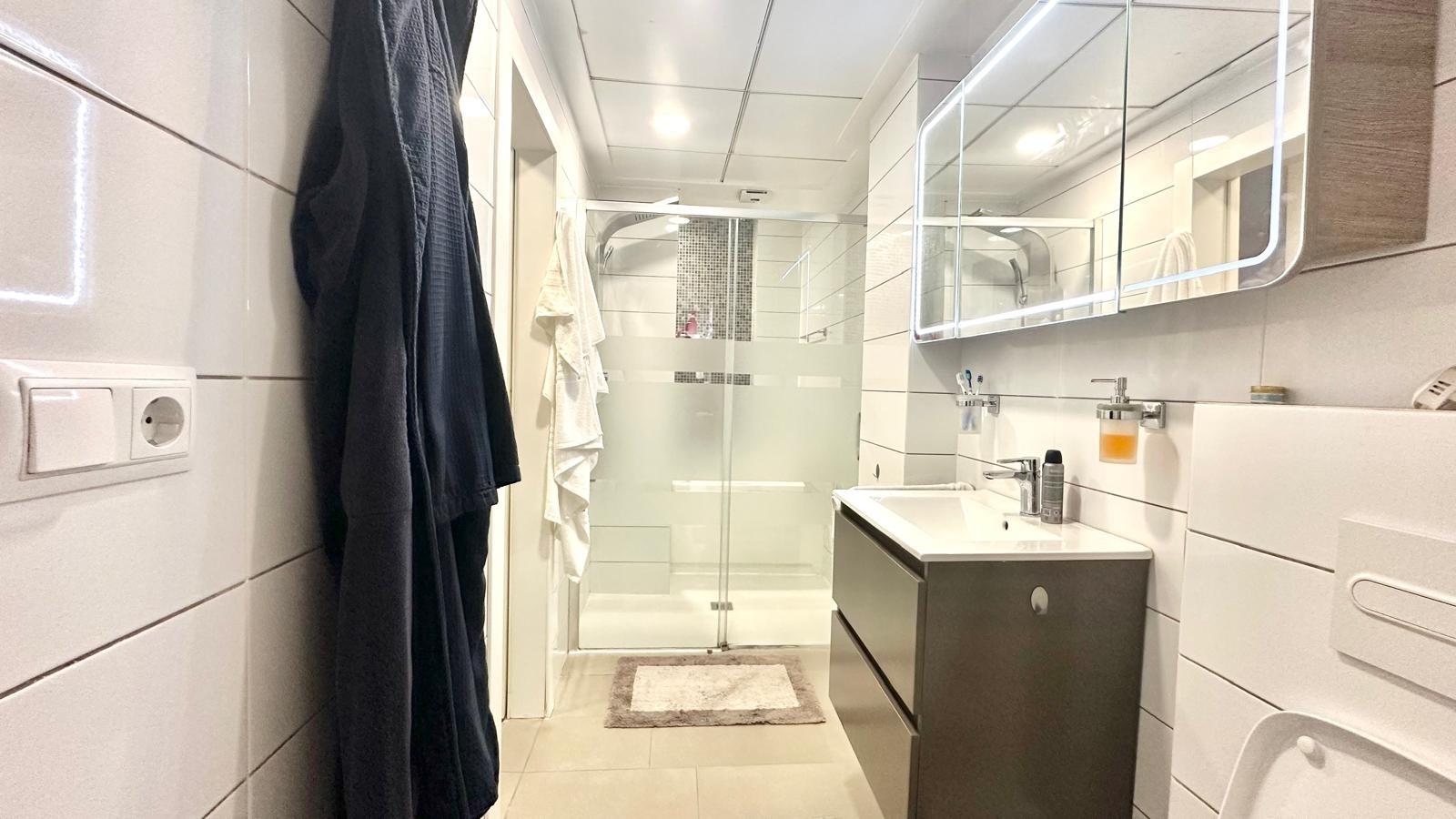 3 Bed, 2 Bath, ApartmentFor Sale, Torrevieja, Alicante