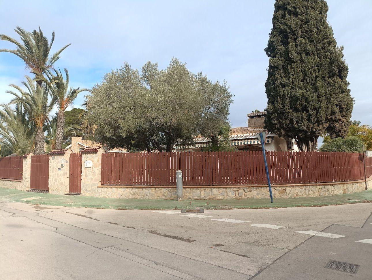 4 Bed, 3 Bath, HouseFor Sale, Orihuela Costa, Alicante