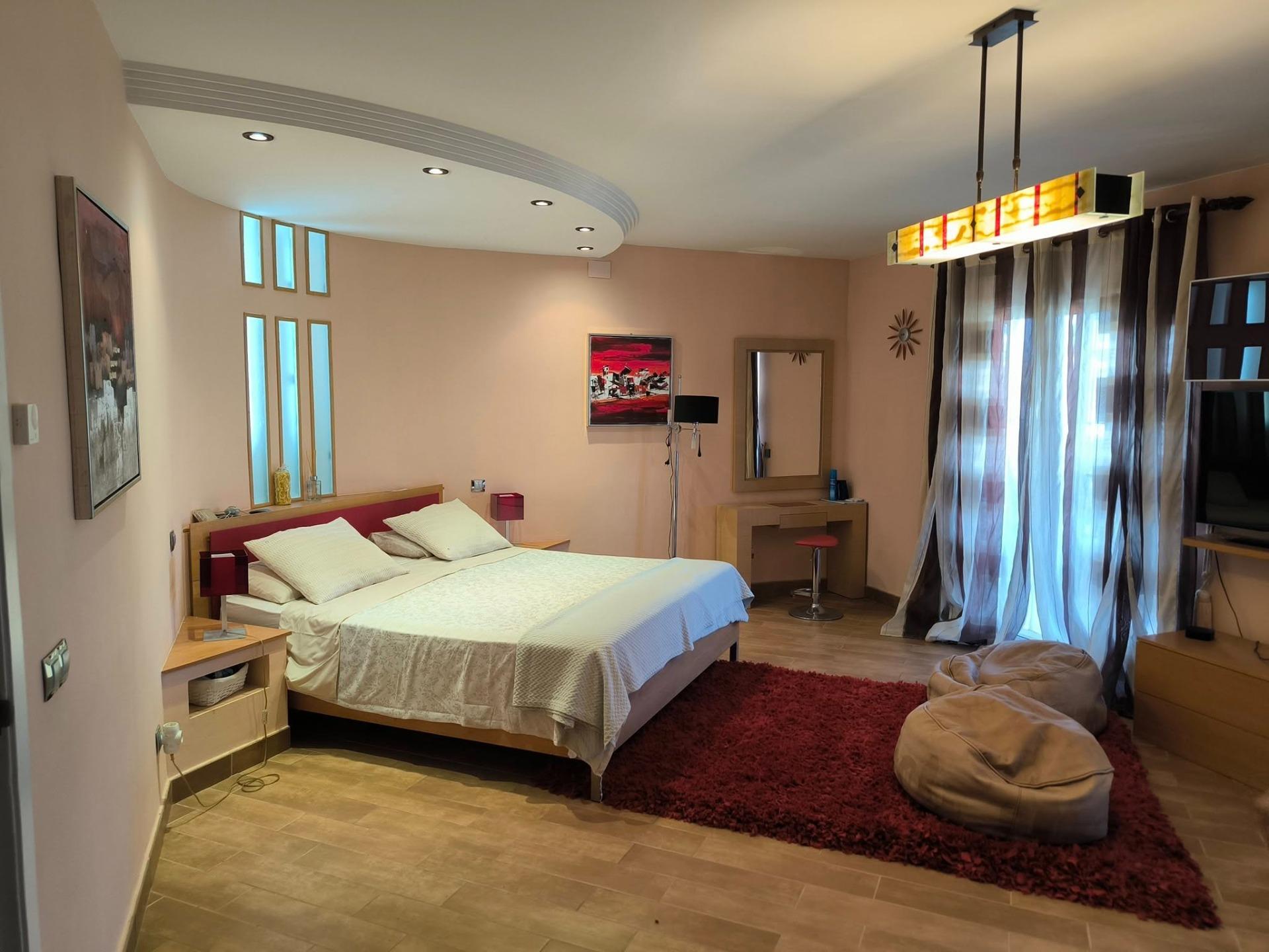 5 Bed, 2 Bath, HouseFor Sale, Torrevieja, Alicante