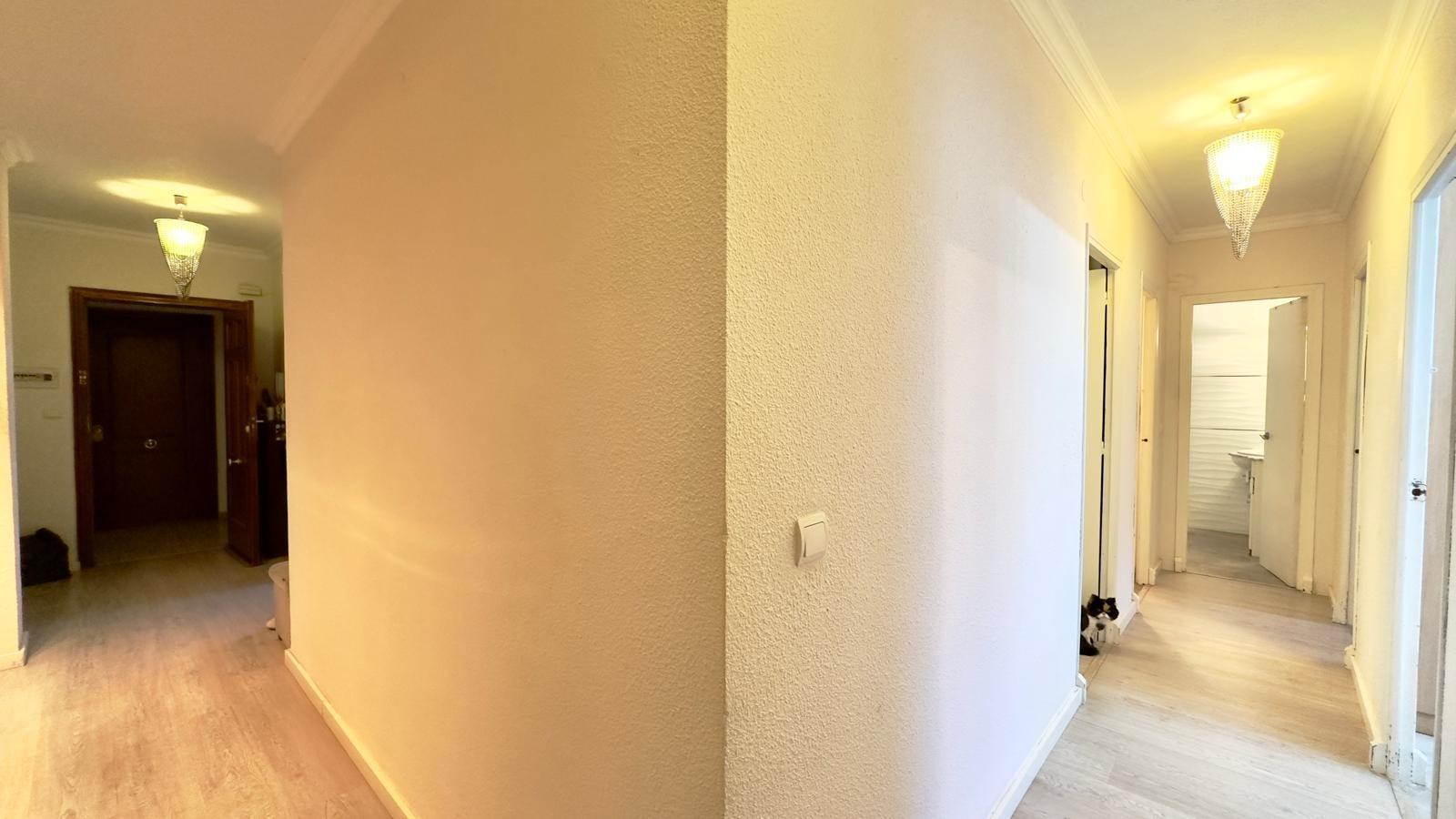 4 Bed, 1 Bath, ApartmentFor Sale, Torrevieja, Alicante