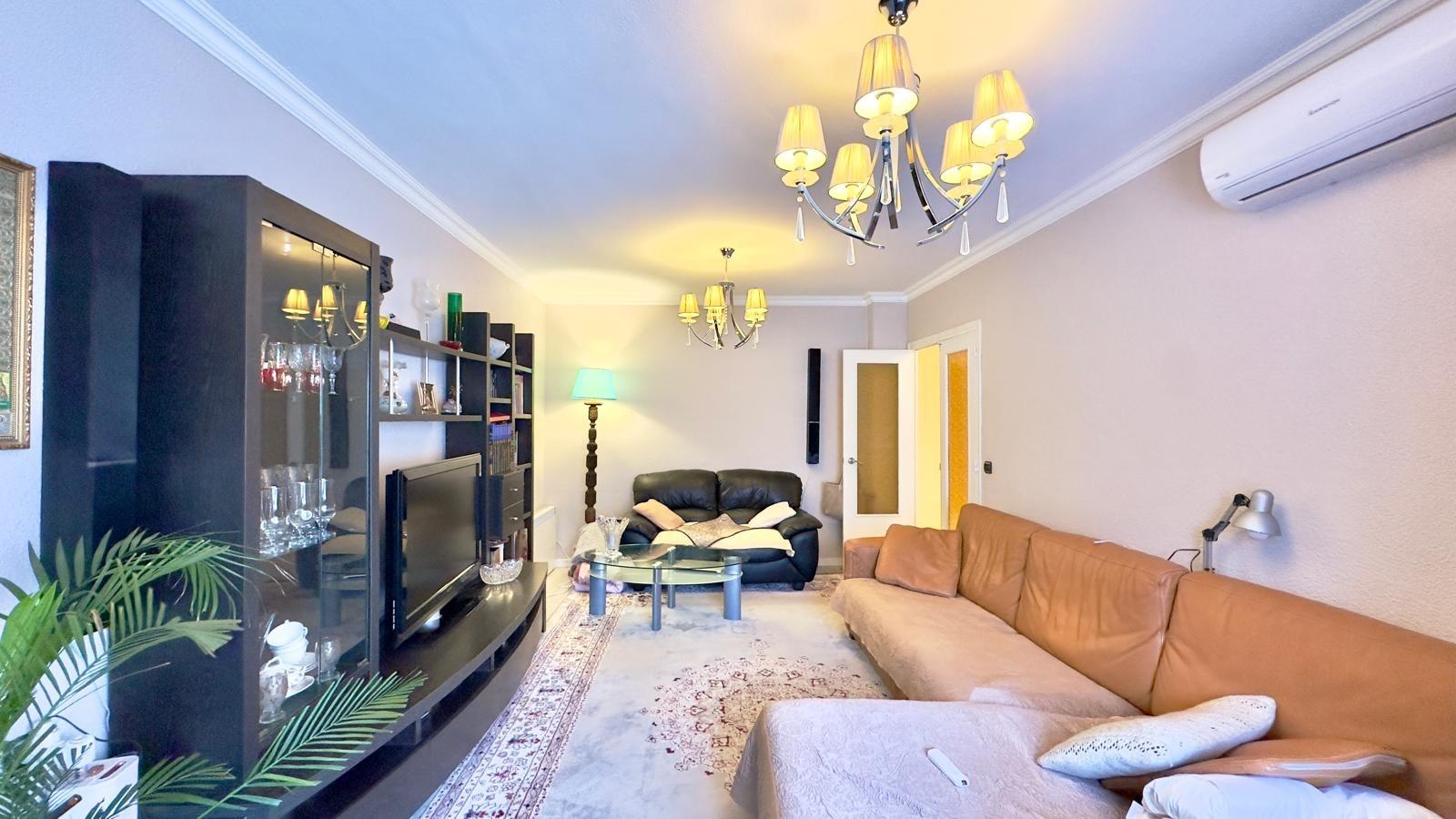 4 Bed, 1 Bath, ApartmentFor Sale, Torrevieja, Alicante