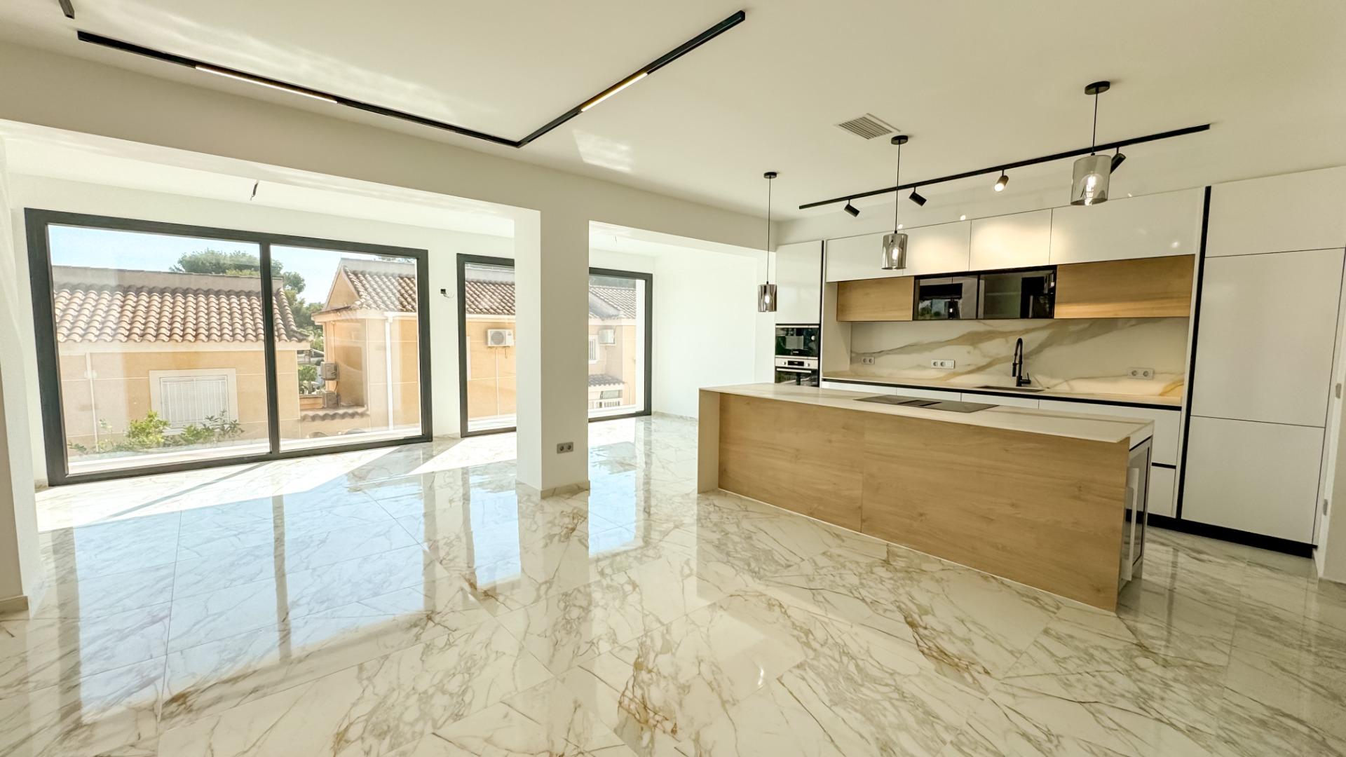 4 Bed, 4 Bath, HouseFor Sale, Torrevieja, Alicante