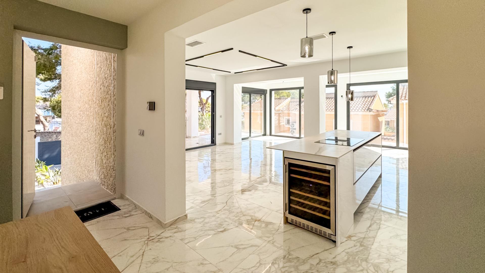 4 Bed, 4 Bath, HouseFor Sale, Torrevieja, Alicante