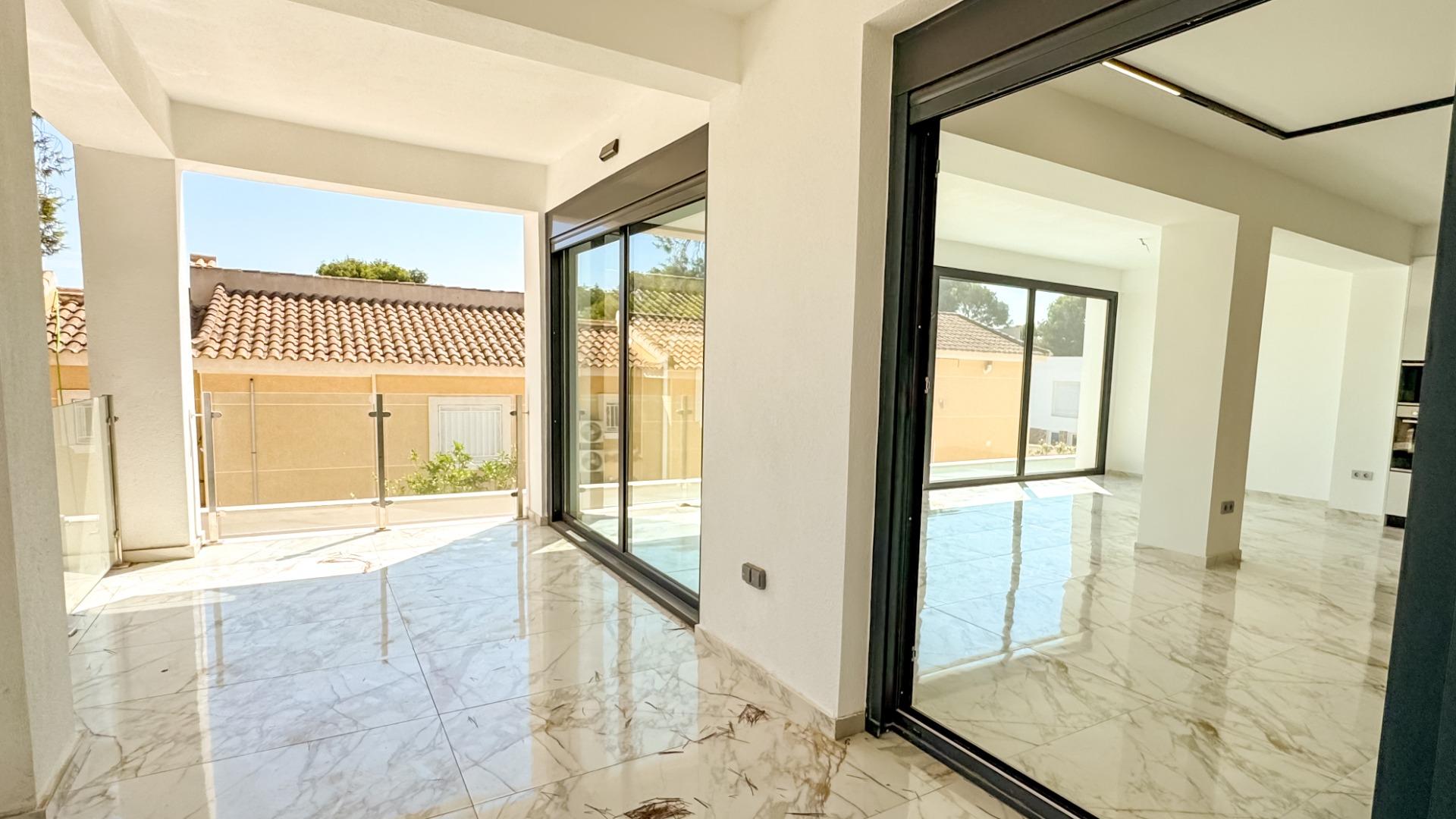 4 Bed, 4 Bath, HouseFor Sale, Torrevieja, Alicante
