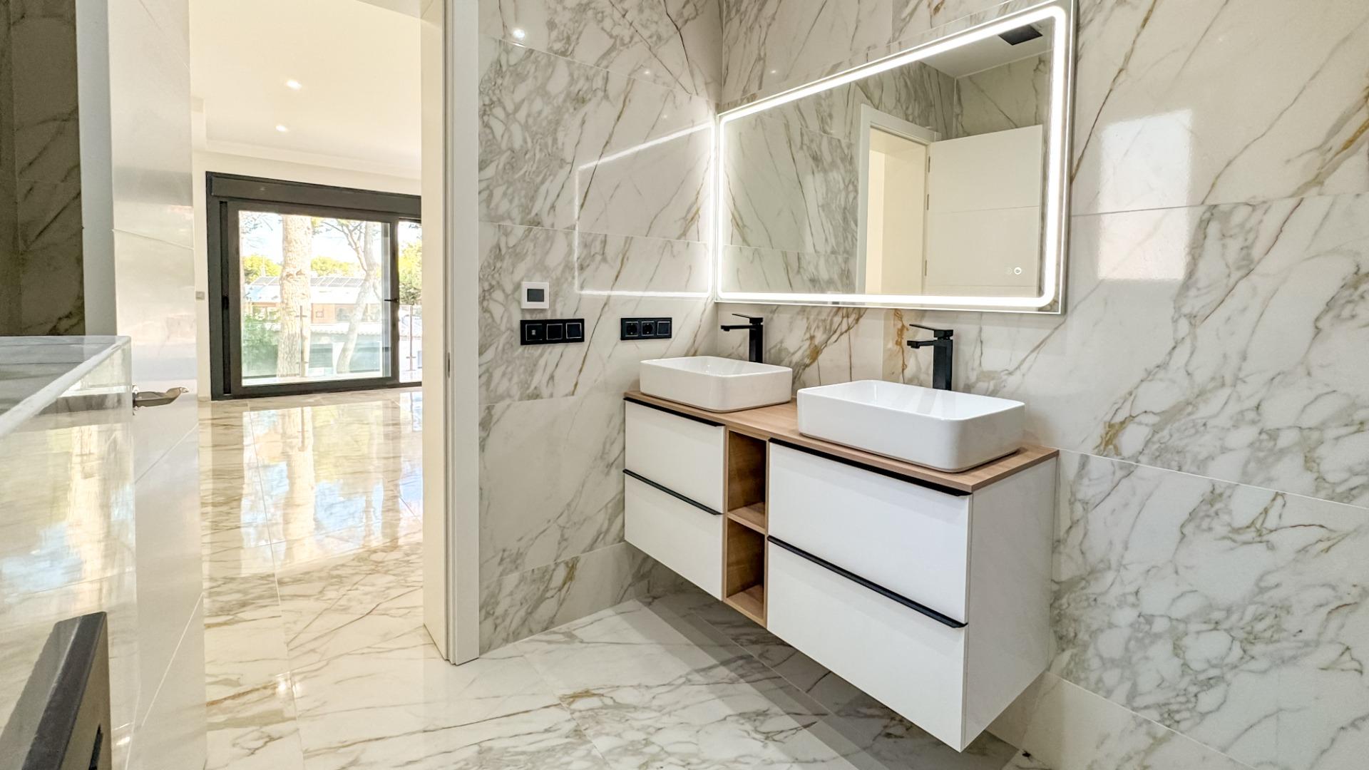 4 Bed, 4 Bath, HouseFor Sale, Torrevieja, Alicante