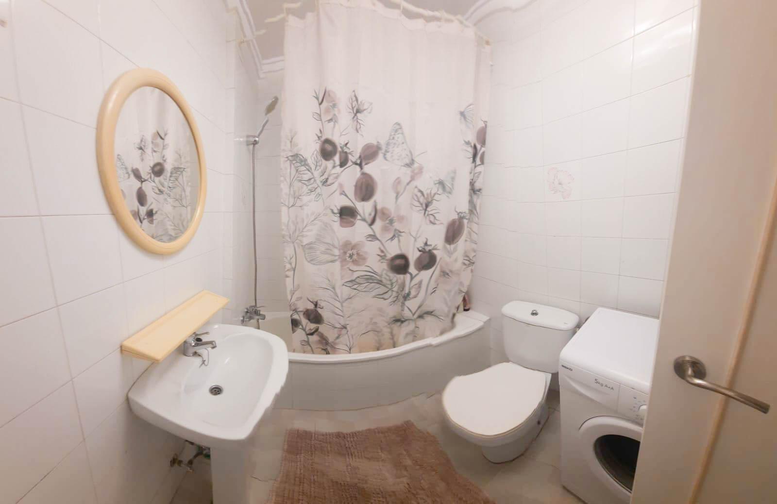 2 Bed, 1 Bath, ApartmentFor Sale, Torrevieja, Alicante