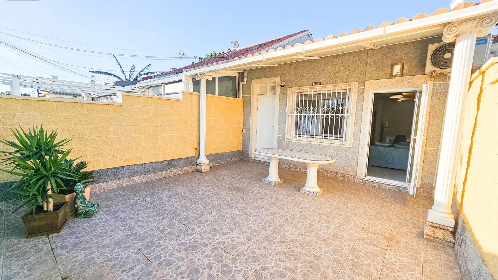 2 Bed, 1 Bath, HouseFor Sale, Torrevieja, Alicante
