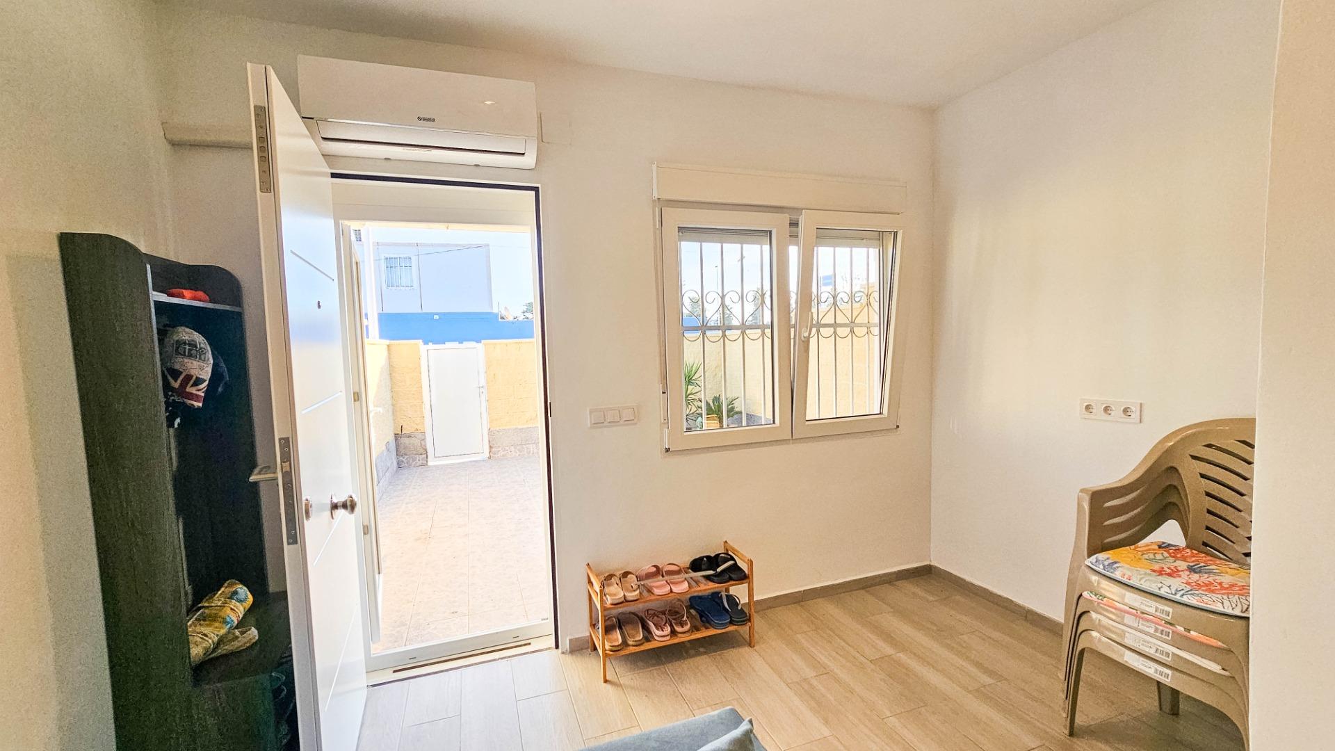 2 Bed, 1 Bath, HouseFor Sale, Torrevieja, Alicante