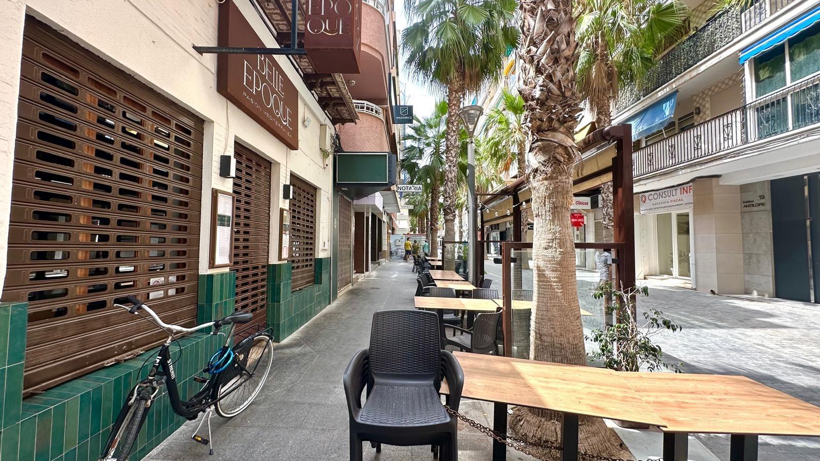 4 Bed, 2 Bath, ApartmentFor Sale, Torrevieja, Alicante