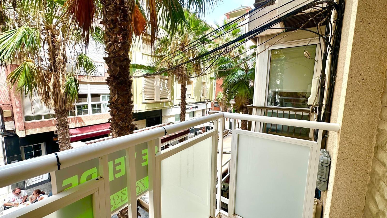 4 Bed, 2 Bath, ApartmentFor Sale, Torrevieja, Alicante