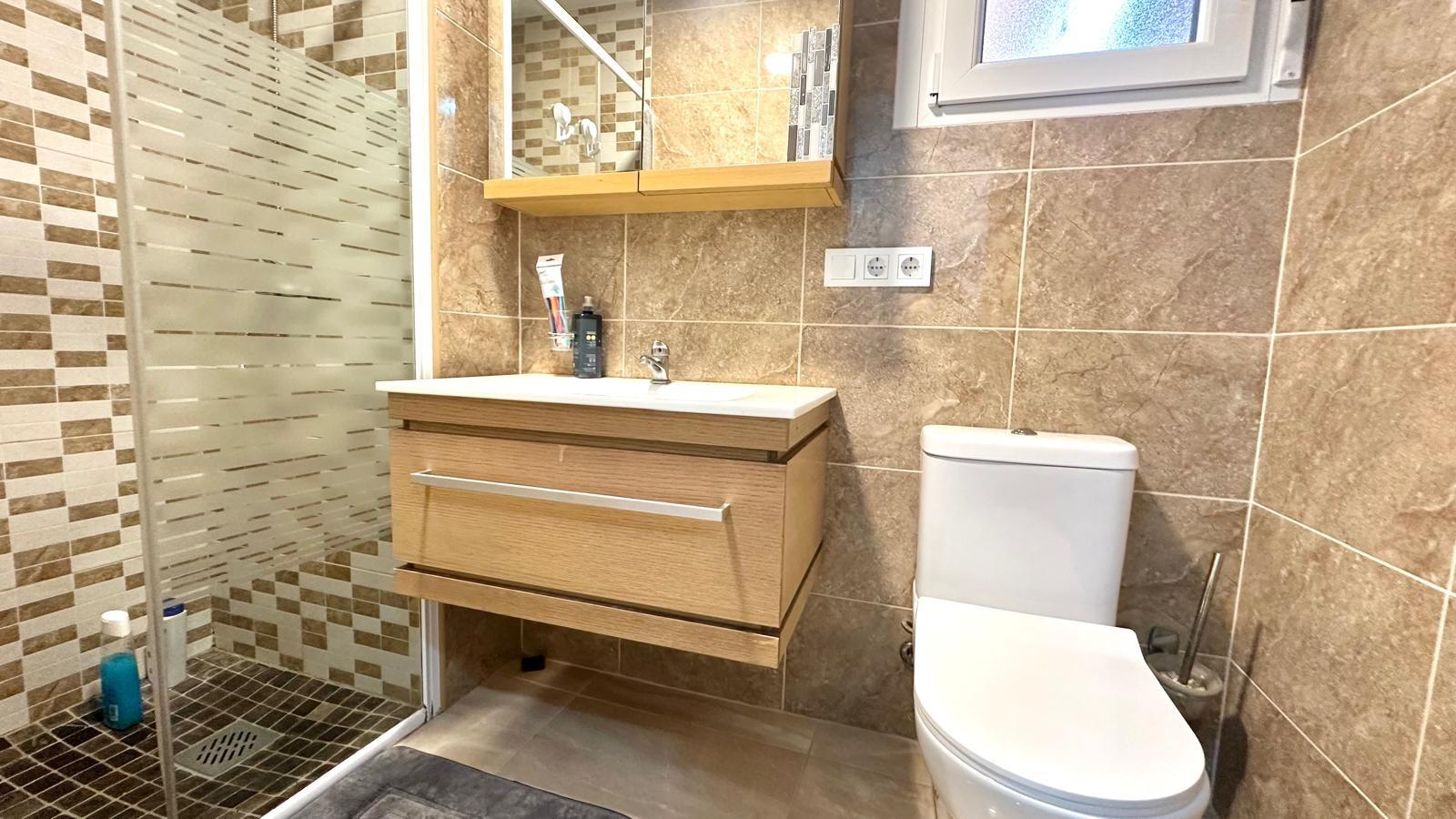 4 Bed, 2 Bath, ApartmentFor Sale, Torrevieja, Alicante