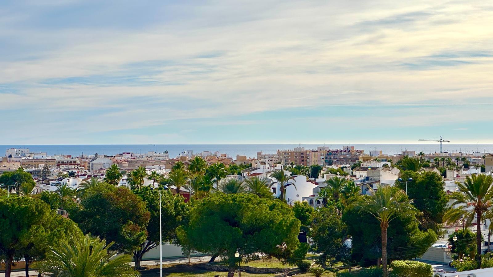 2 Bed, 1 Bath, ApartmentFor Sale, Torrevieja, Alicante
