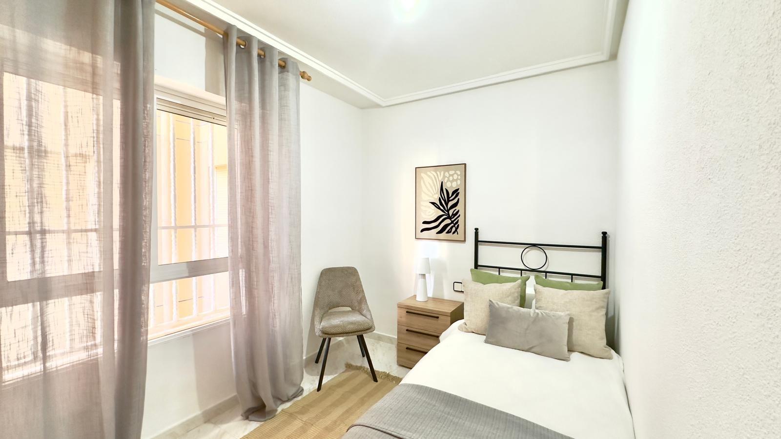 2 Bed, 1 Bath, ApartmentFor Sale, Torrevieja, Alicante