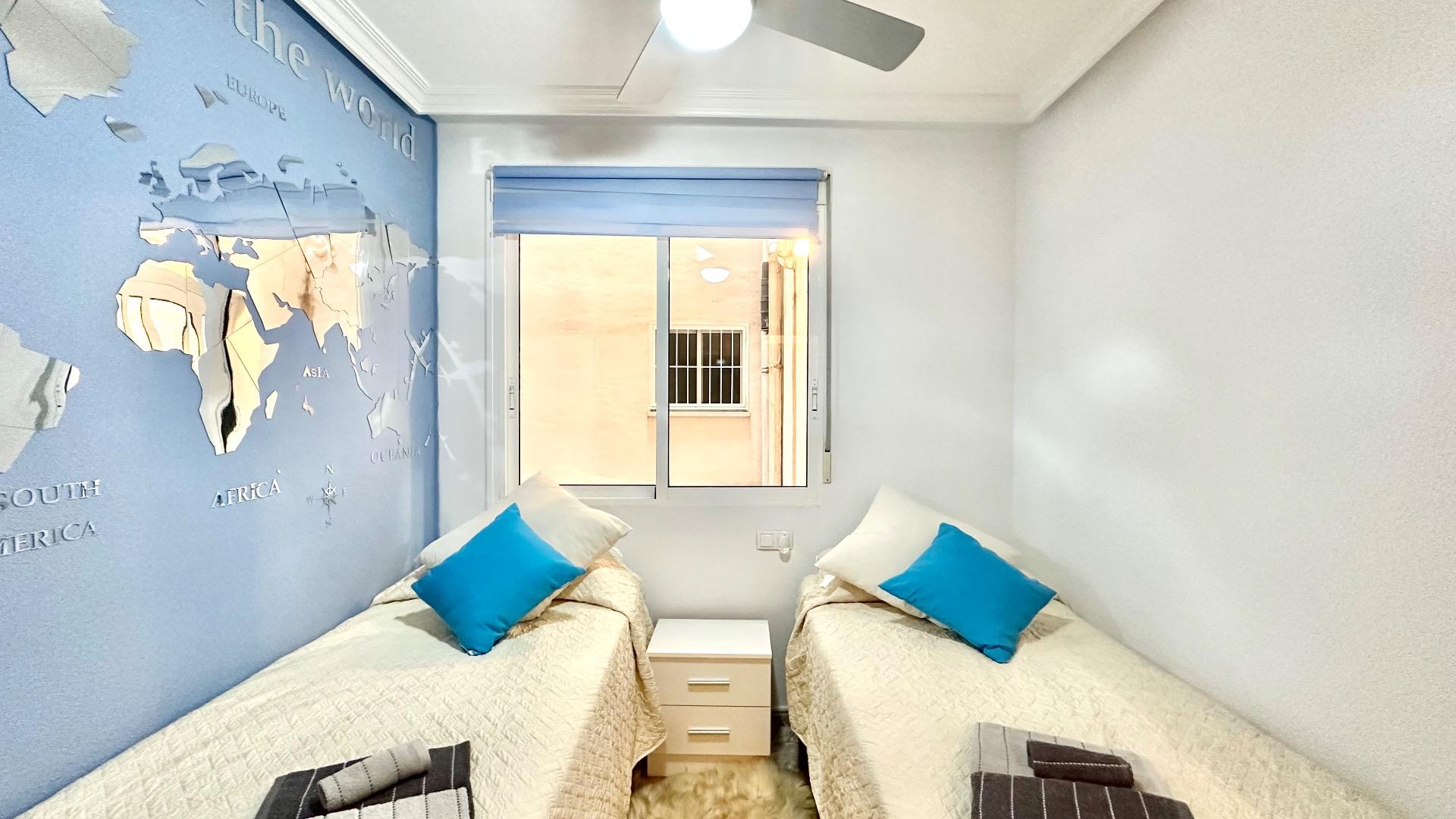 2 Bed, 1 Bath, ApartmentFor Sale, Torrevieja, Alicante