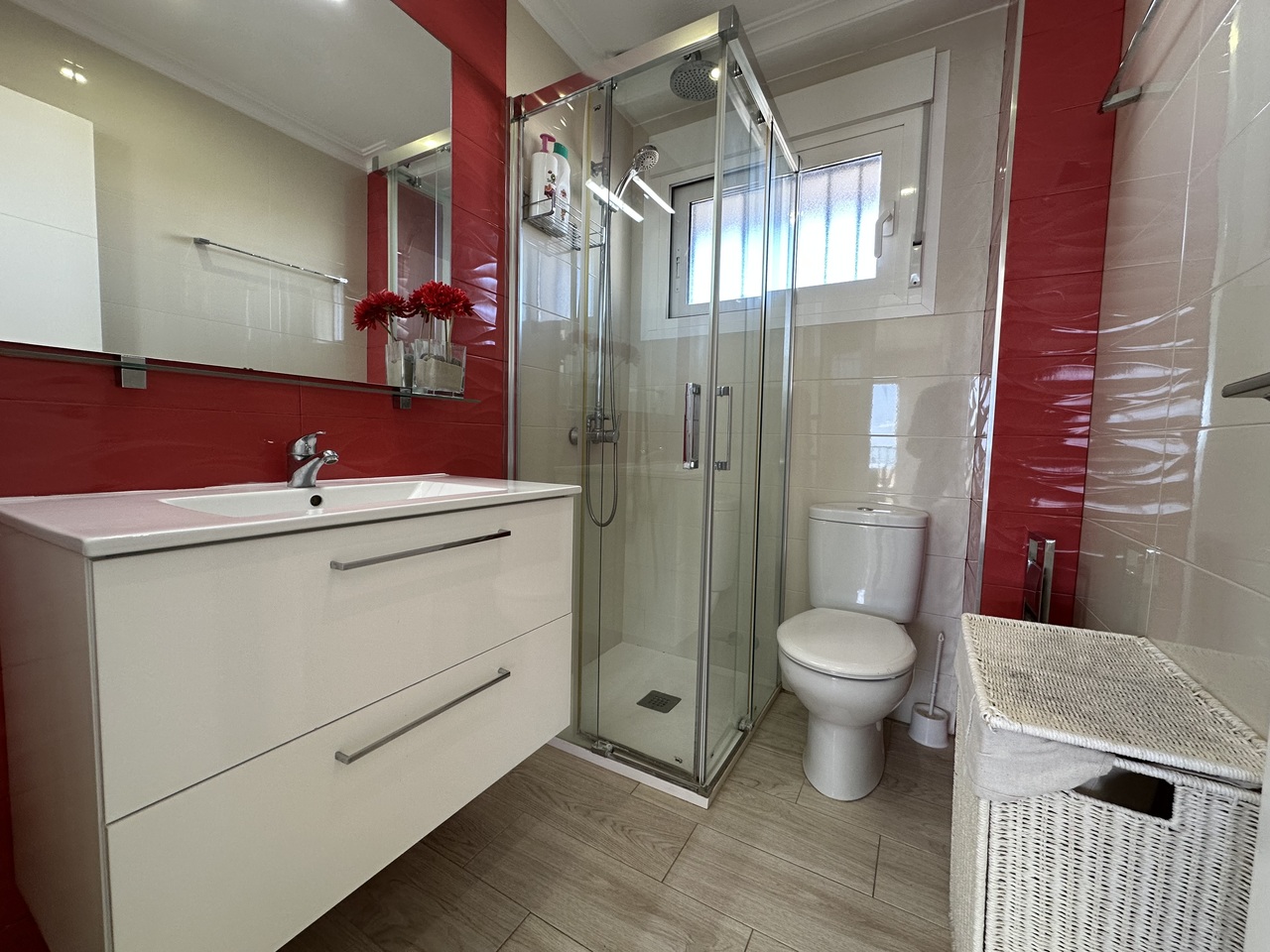 3 Bed, 2 Bath, ApartmentFor Sale, Mil Palmeras, Alicante