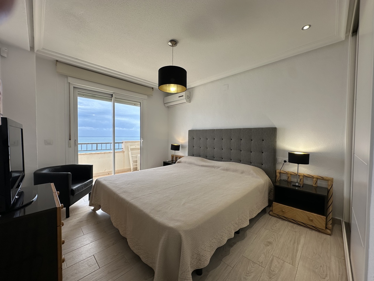 3 Bed, 2 Bath, ApartmentFor Sale, Mil Palmeras, Alicante