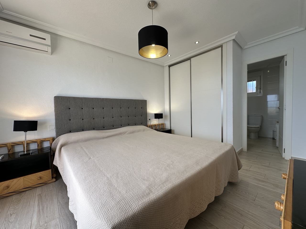 3 Bed, 2 Bath, ApartmentFor Sale, Mil Palmeras, Alicante