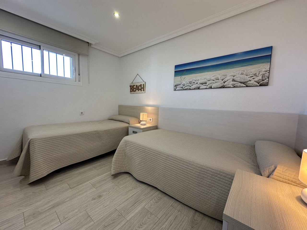 3 Bed, 2 Bath, ApartmentFor Sale, Mil Palmeras, Alicante