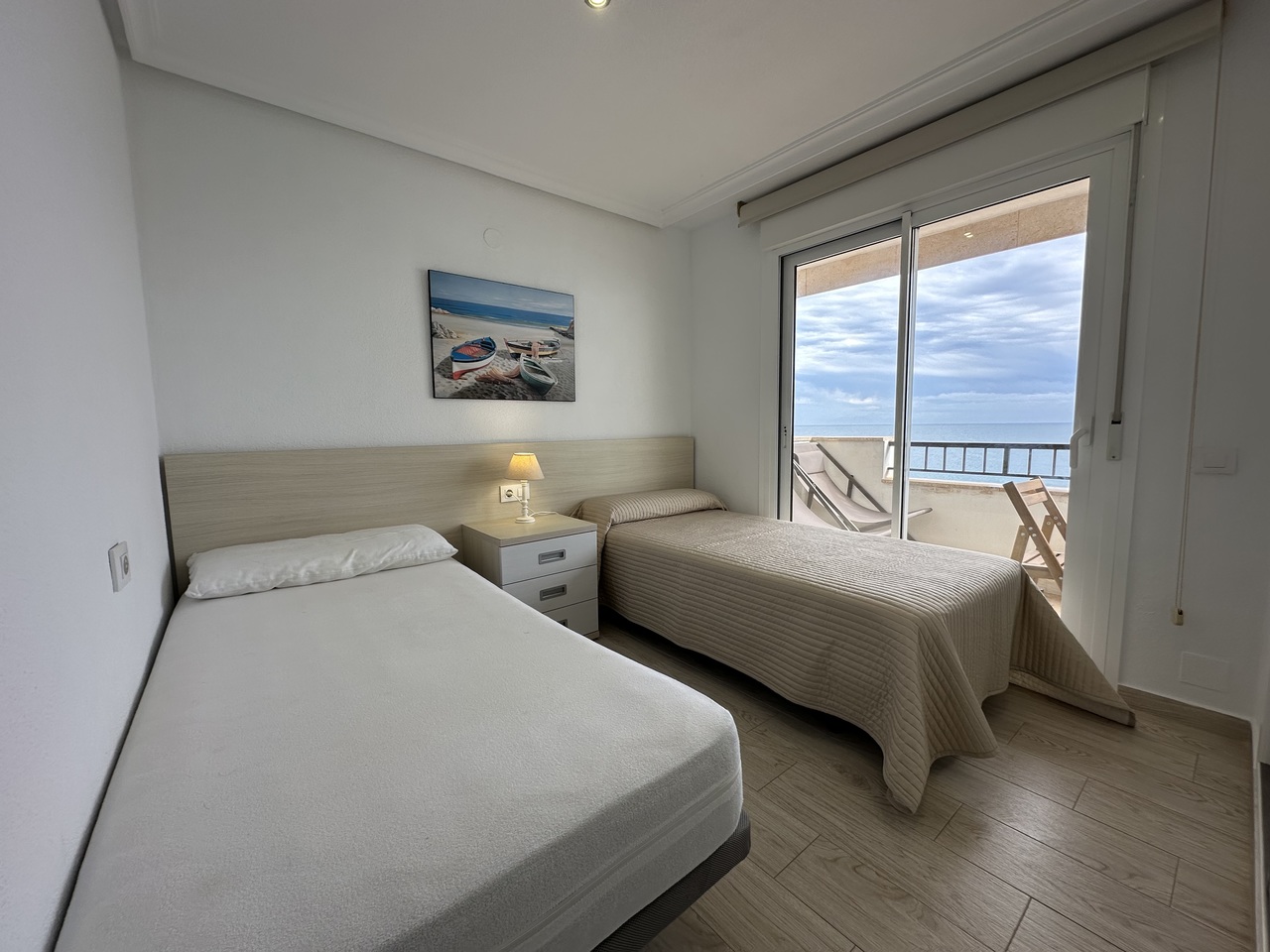 3 Bed, 2 Bath, ApartmentFor Sale, Mil Palmeras, Alicante