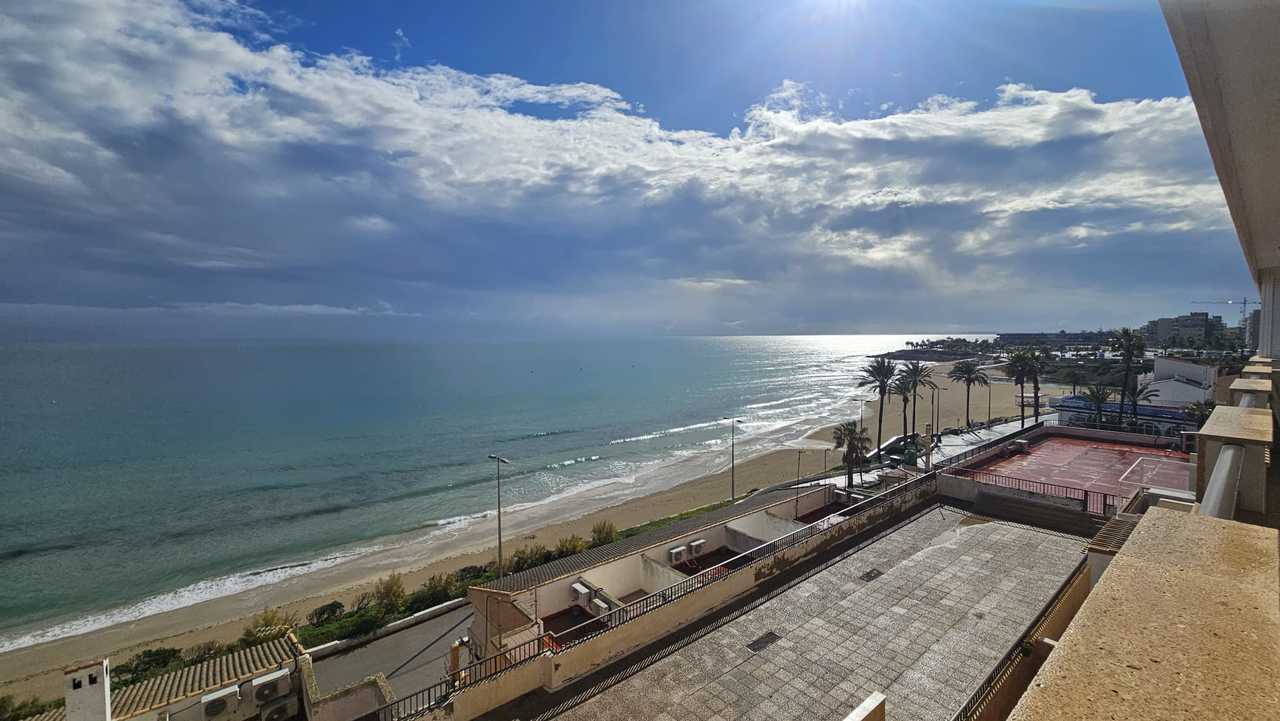 3 Bed, 2 Bath, ApartmentFor Sale, Mil Palmeras, Alicante