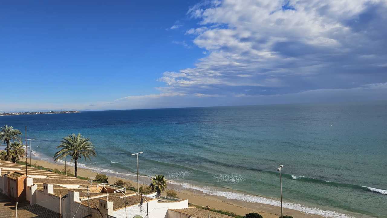 3 Bed, 2 Bath, ApartmentFor Sale, Mil Palmeras, Alicante